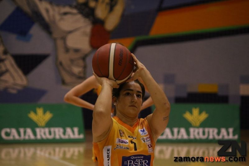 Alejandra Quirante se lesiona y deja el juego exterior del Zamarat bajo mínimos