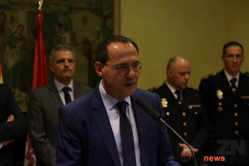 El detenido ayer en Mombuey ya está en Pontevedra y se sigue buscando al acompañante fugado en la provincia de Zamora
