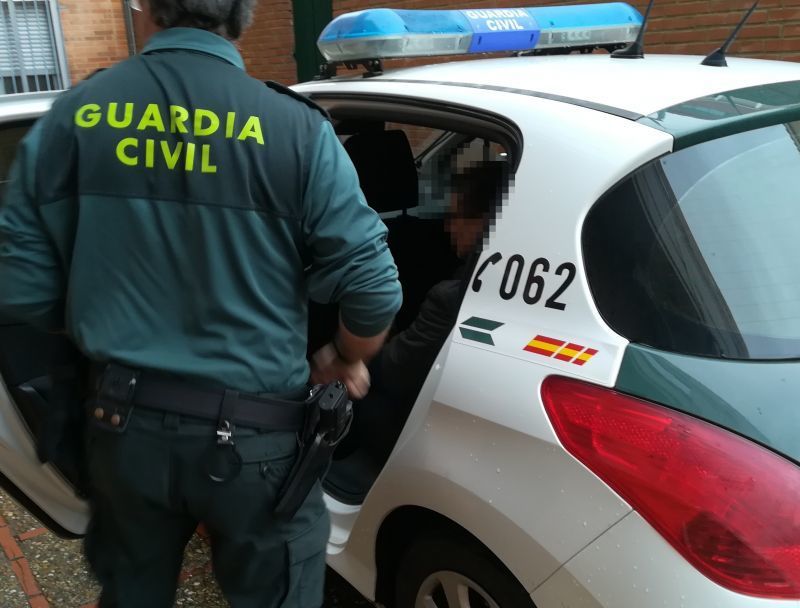 La Guardia Civil detiene a una persona como supuesto autor de varios delitos de robo, daños y hurto en Benavente