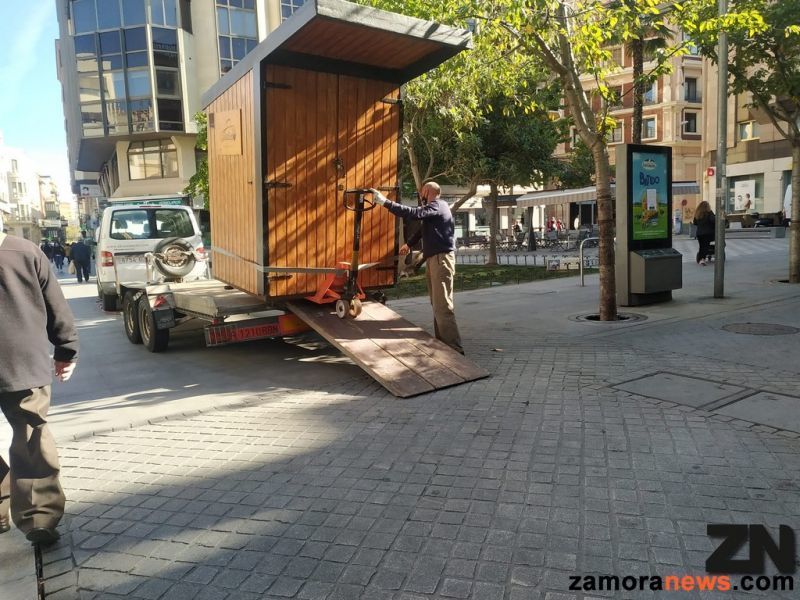 Tiempo de Castañas en Zamora, la Plaza de Fernández Duro ya tiene el puesto en su sitio