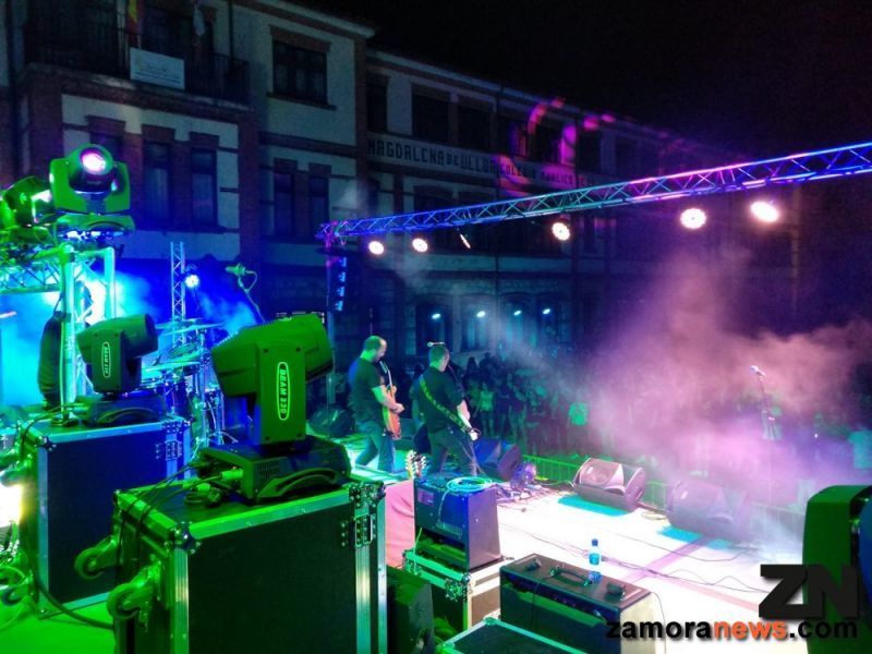 Toro enfila la recta final de sus fiestas de San Agustín, hoy día de los mayores, de Benéfica y de tributo a Queen y a Mecano