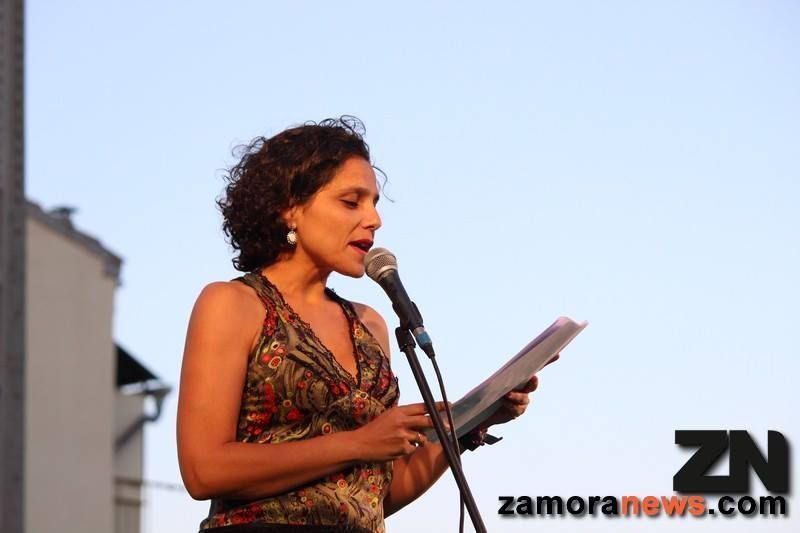 Lola Estévez da comienzo a las fiestas de los Bloques