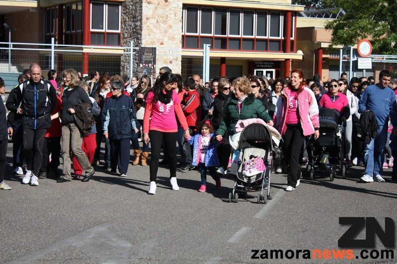 Un millar de personas marchan a favor de Daniela