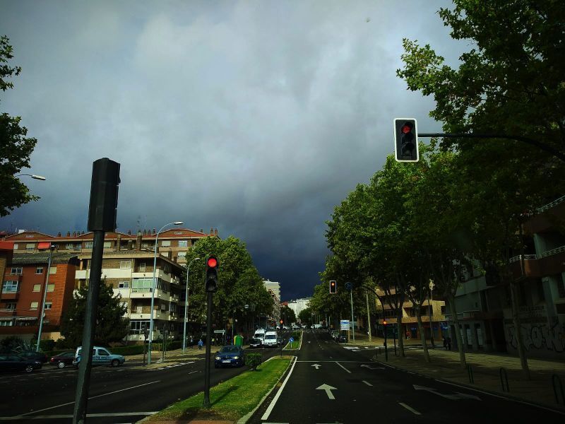 Inestabilidad, nubes y chubascos débiles durante todo el fin de semana