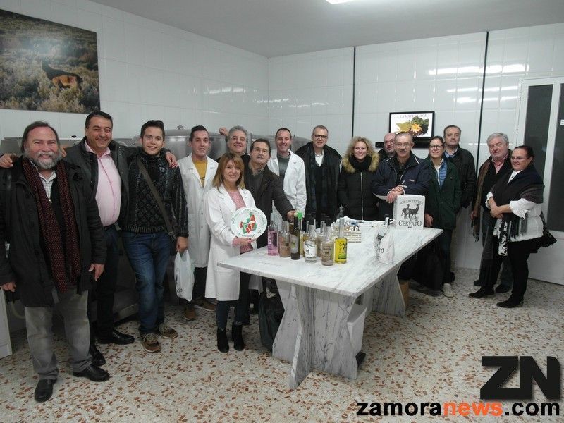 Villardeciervos contó con la presencia de los Sumilleres de Zamora que visitaron la Destilería el CervatO