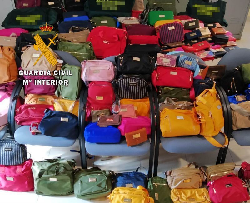 La Guardia Civil investiga a una persona como supuesta autora de un delito contra la propiedad industrial
