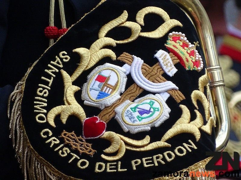 Escudo de la Banda de Cornetas y Tambores del Santísimo Cristo del Perdón