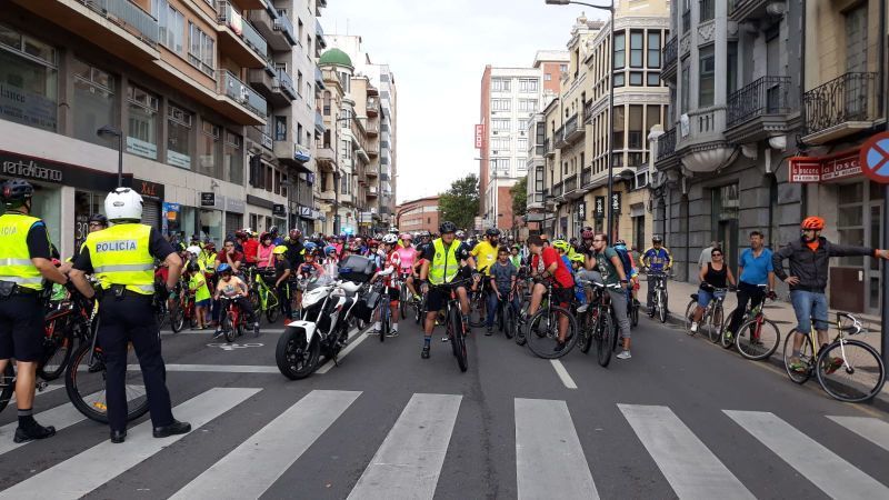 El día de la Bicicleta volvió a celebrarse en Zamora aún con la amenaza real de lluvia