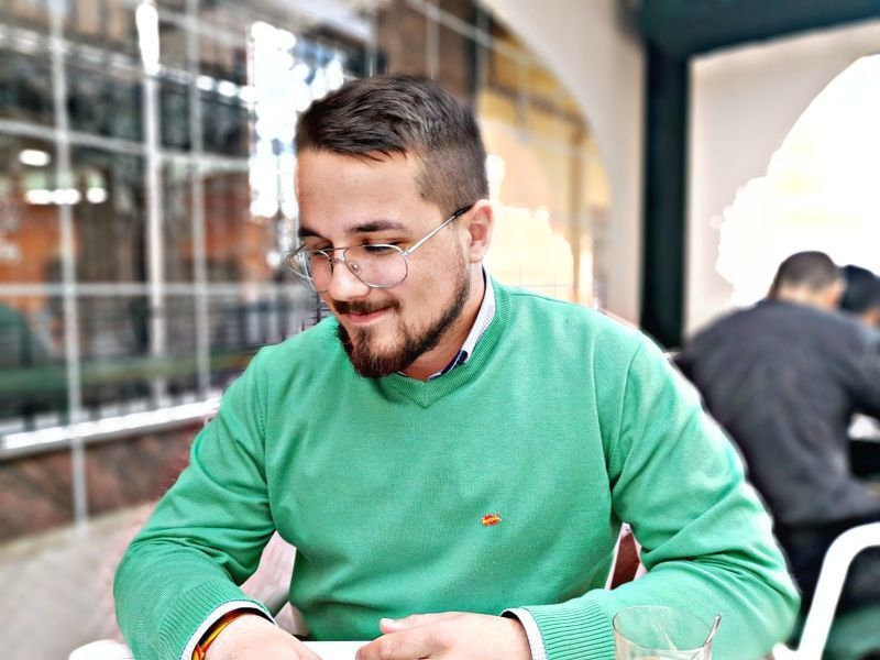 Escisión y dimisión del coordinador de jóvenes de VOX Benavente acusando a Javier Alcina de personalismos en el partido