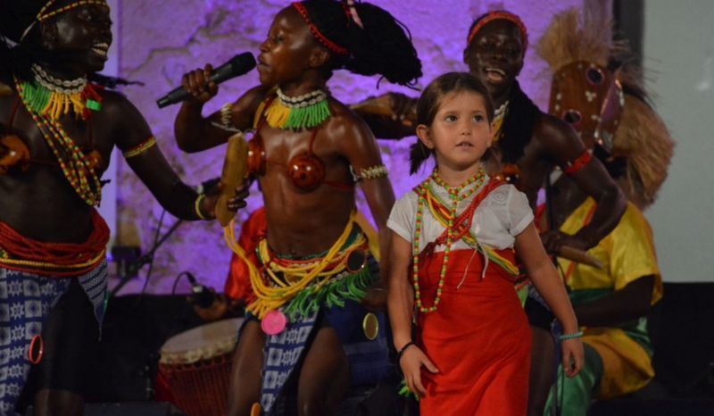 La niña zamorana Laura Rodriguez fue la jefa de la tribu de Netos de Bandim por un día