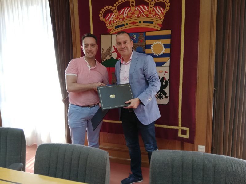 Diputación y ayuntamiento de Benavente firman un convenio para obras e infraestructuras de más de 400.000 euros