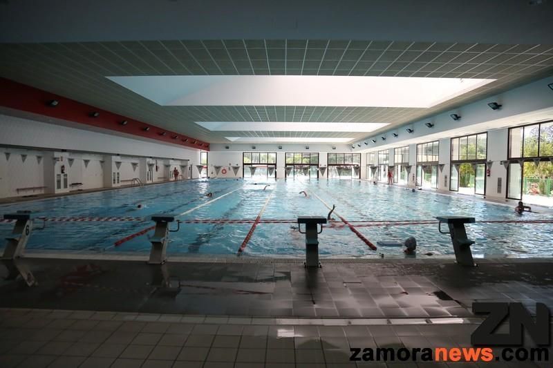 Quejas de usuarios y monitores por la temperatura del agua de la Piscina Sindical de Zamora