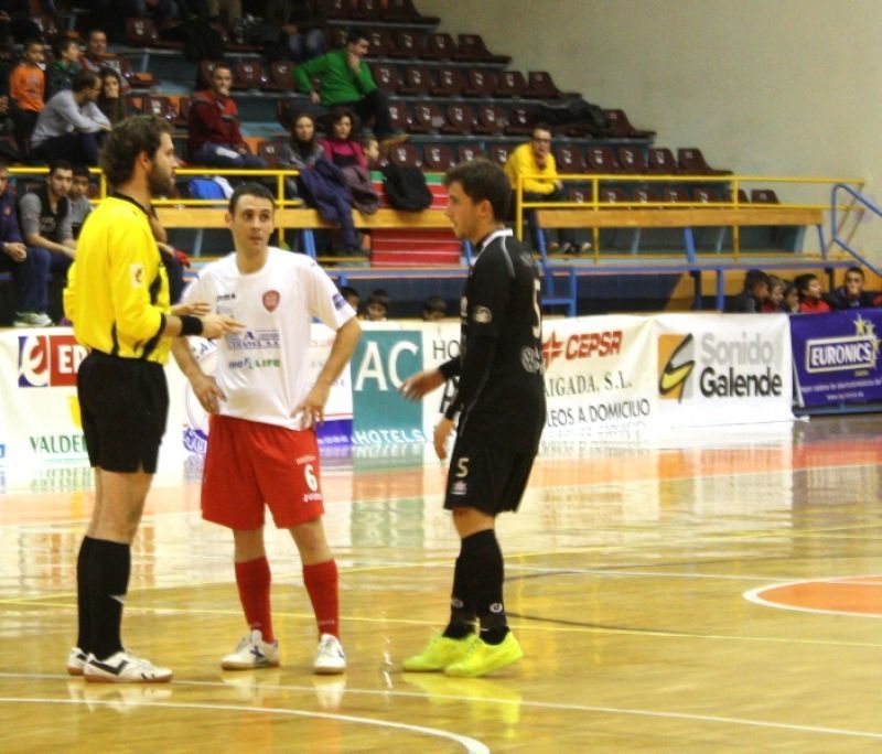 Rubén Cala y Velasco son duda frente al Albense