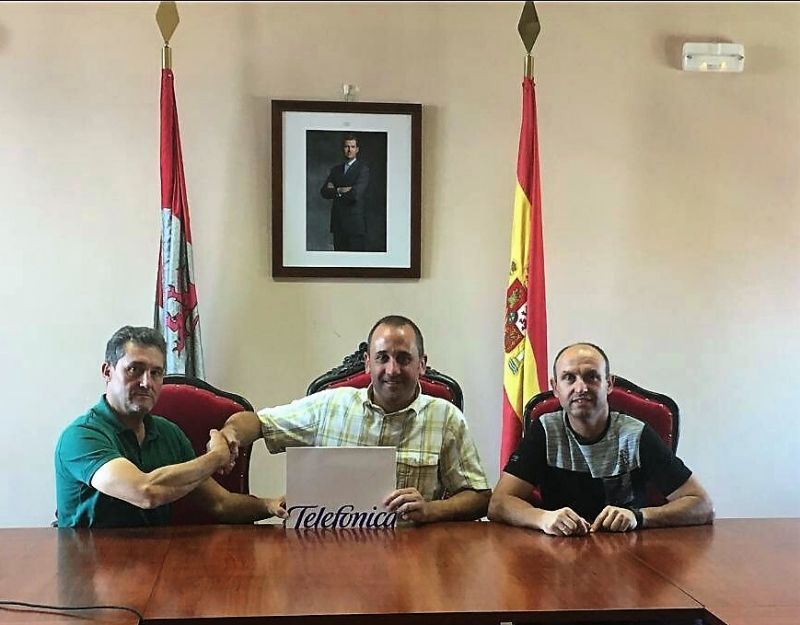 Corrales del Vino tendrá fibra óptica tras el verano después de una inversión de 250.000 euros de Telefónica