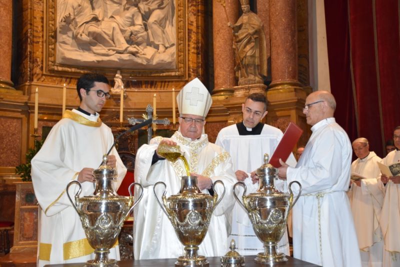 El obispo pidió esta mañana en la Misa Crismal a los sacerdotes que vivan en comunión y fraternidad