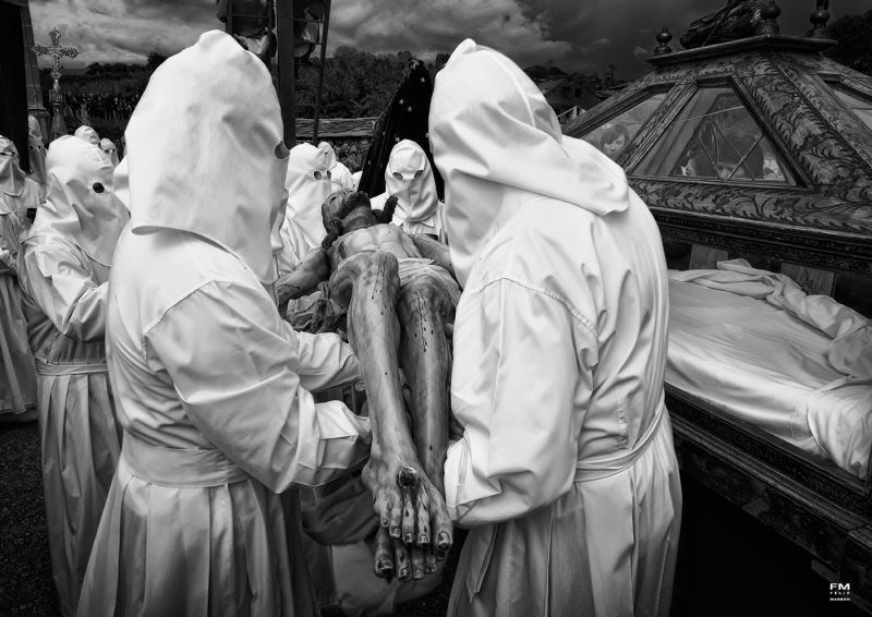 Procesión del Viernes Santo en Bercianos de Aliste (Foto: Félix Marbán)
