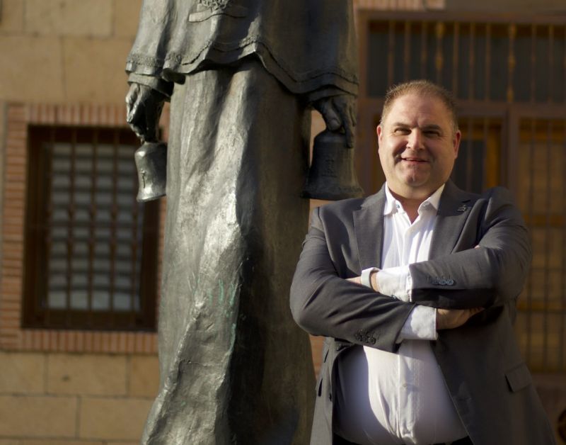 Israel Velasco de Fuentes presenta su candidatura para presidir la Real Cofradía del Santo Entierro