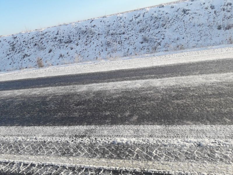 Decenas de carreteras de la provincia afectadas por heladas severas en la zona norte y en la comarca de Benavente, la Diputación solicita precaución y paciencia a los conductores