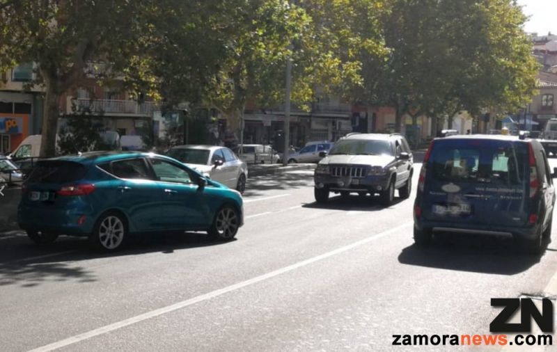 Kamikaze urbano en la Plaza de la Puebla de Sanabria