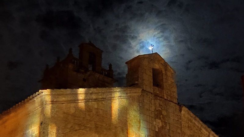 Sábado de oscilación térmica entre los 15 y los 30ºC con posibles nubes de evolución y chubascos dispersos ocasionales por la tarde noche