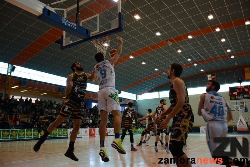 El CB Zamora Aquimisa Laboratorios con un enorme Cris Hansen, cae en el Ángel Nieto 85/89 contra Xuven Cambados que pudo dejarse la victoria en el tercer cuarto