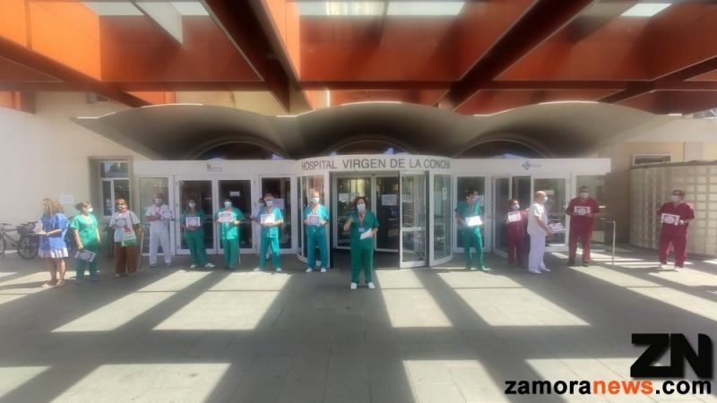 Una amplia representación de los cerca de 220 celadores y celadores de Zamora se concentran por el reconocimiento para el Celador Ya"