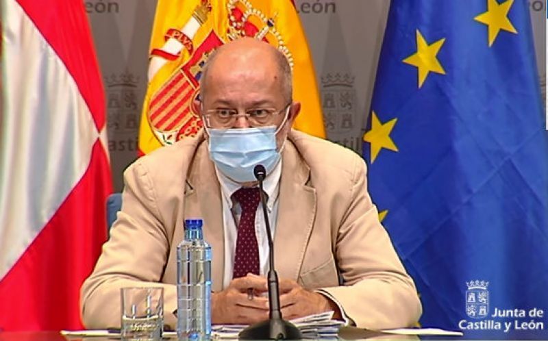 Castilla y León decreta la "Prohibición del consumo en barras, y el fumar en las terrazas"