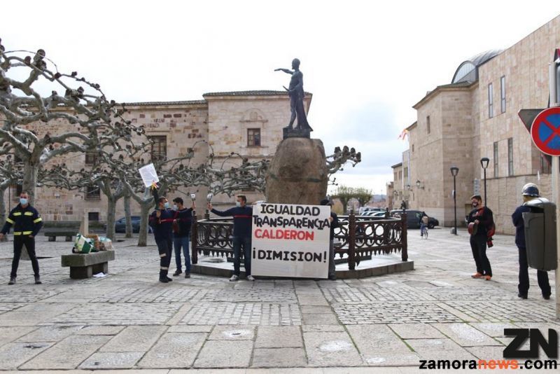 Nueva cacerolada protesta este viernes de los Bomberos del Consorcio a las puertas de la Diputación Provincial