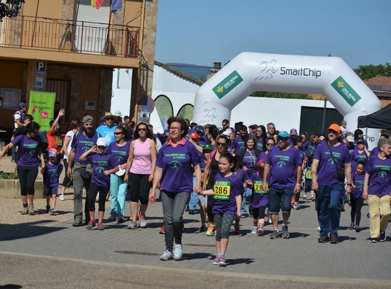 La IV Carrera Benéfica de Faramontanos de Tábara recaudó 1250 euros que se han entregado a las asociaciones (AERSCYL) y Corriendo con el Corazón por Hugo
