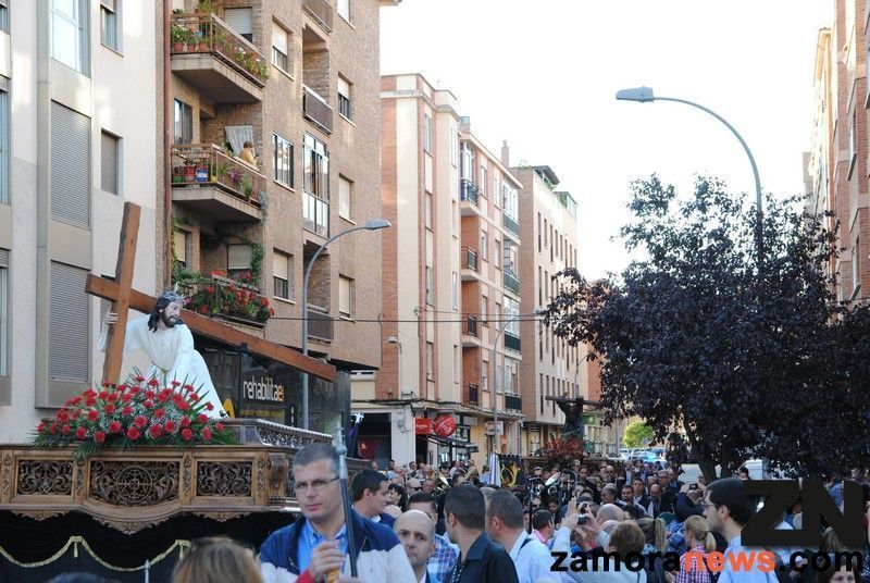Encuentro histórico de los dos nazarenos caídos bajo la cruz