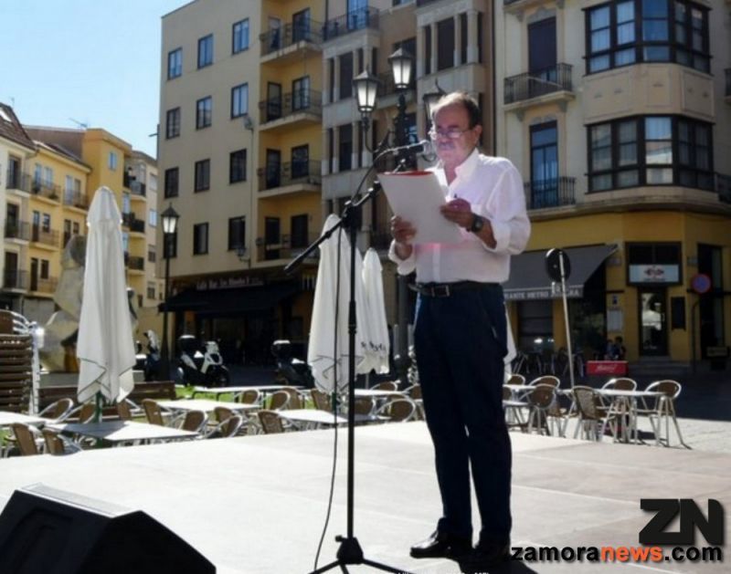 La XXXIV Feria del Libro da comienzo con el pregón y homenaje a Luis González y la entrega de premios del Concurso de Microrrelatos