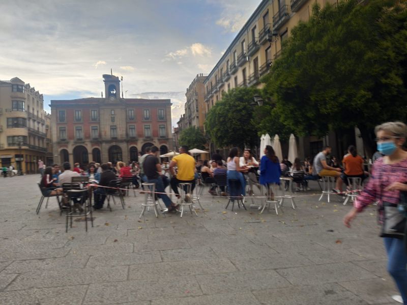 Consumidores en Acción y otras veinte organizaciones y asocaciones se suman para pedir la prohibición del tabaco en las terrazas