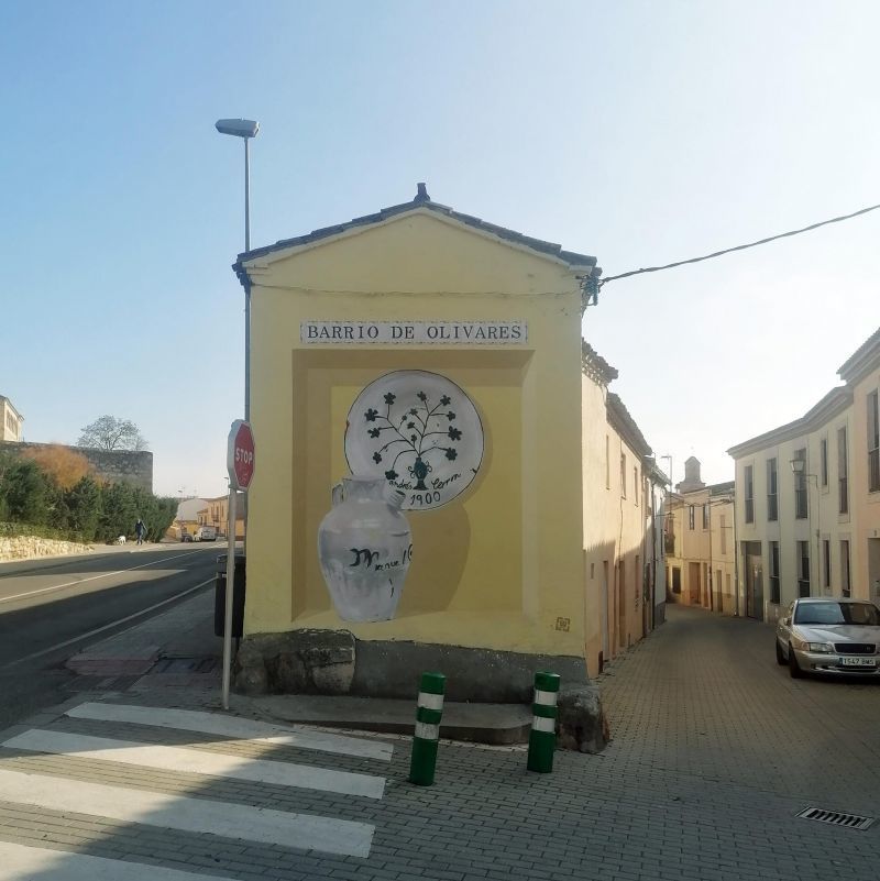 Woka acaba su nuevo mural en Olivares