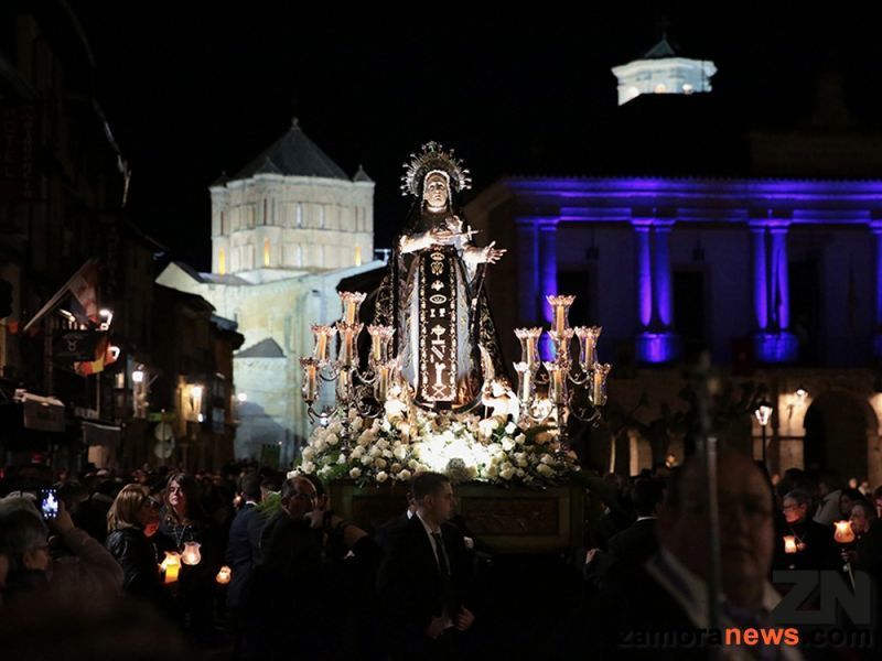 La procesión de la Virgen de los Dolores abre la Semana Santa toresana