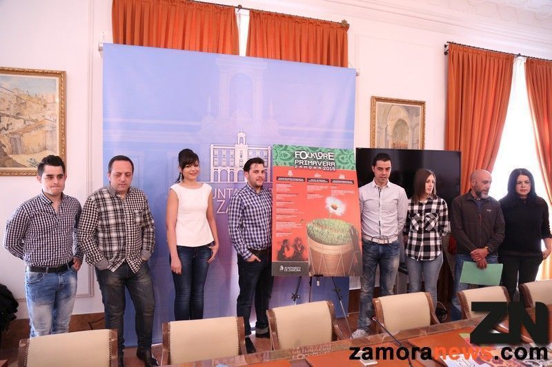 Presentación de las actividades de Folklore Primavera, que incluyen un homenaje del Ayuntamiento a Rosa do Barros