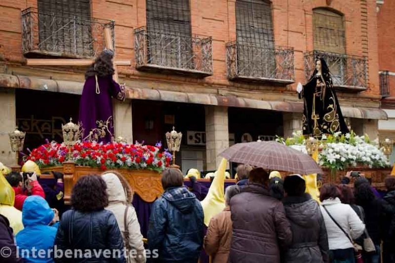 Encuentro entre el Nazareno y la Dolorosa (Fotos: Interbenavente)