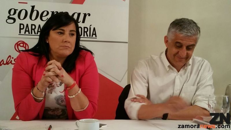 Ana Sánchez y José Luis Gómez han criticado duramente a Clara San Damián por llamar a la oposición "sinvergüenzas"