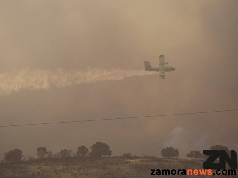 Los equipos de extinción apagaron dos incendios ayer en la provincia de Zamora, uno en Carbajales de Alba y otro en Marquiz ambos intencionados