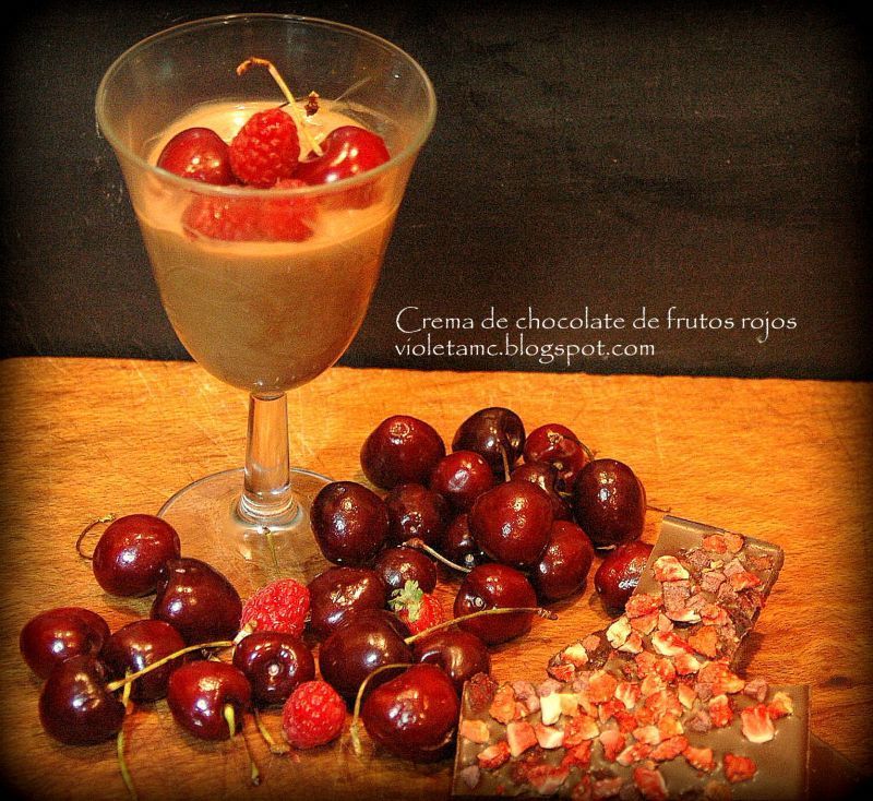 Presentación de la crema de chocolate de frutos rojos