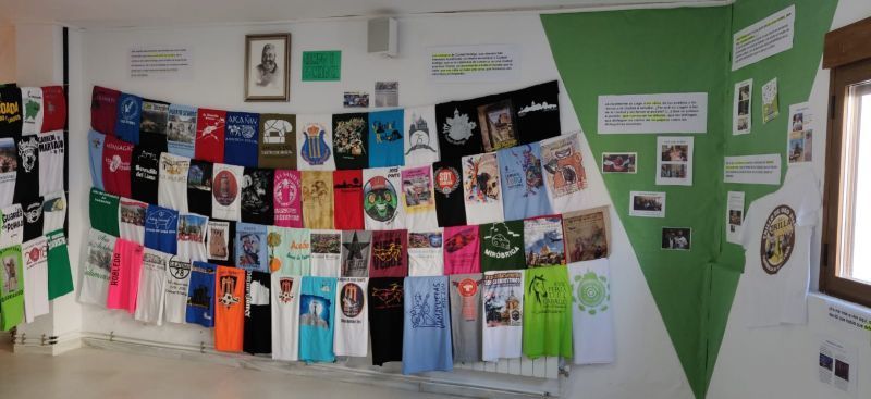 Casillas de Flores (Salamanca) homenajea al fallecido José Pinto con una exposición de sus camisetas en Boom