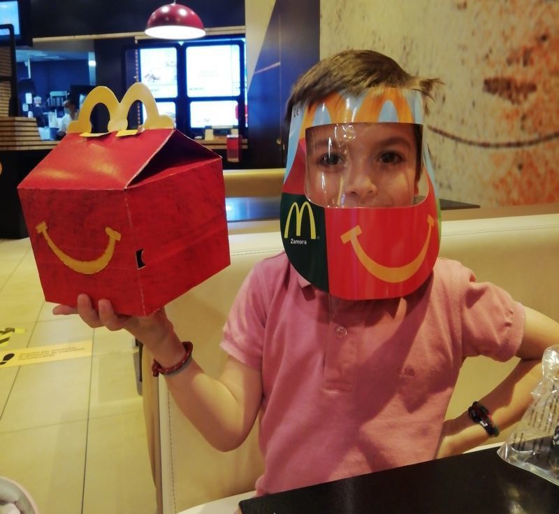 McDonald´s Zamora distribuirá 1.000 pantallas de protección facial para niños con su Happy Meal